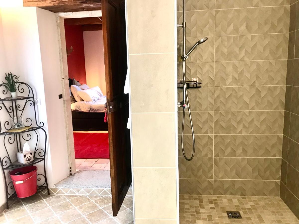 La Bergerie Des Amandiers Chambres Et Table D'Hotes Malataverne Екстериор снимка