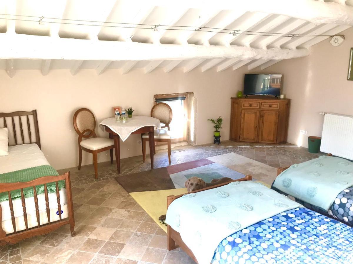 La Bergerie Des Amandiers Chambres Et Table D'Hotes Malataverne Екстериор снимка