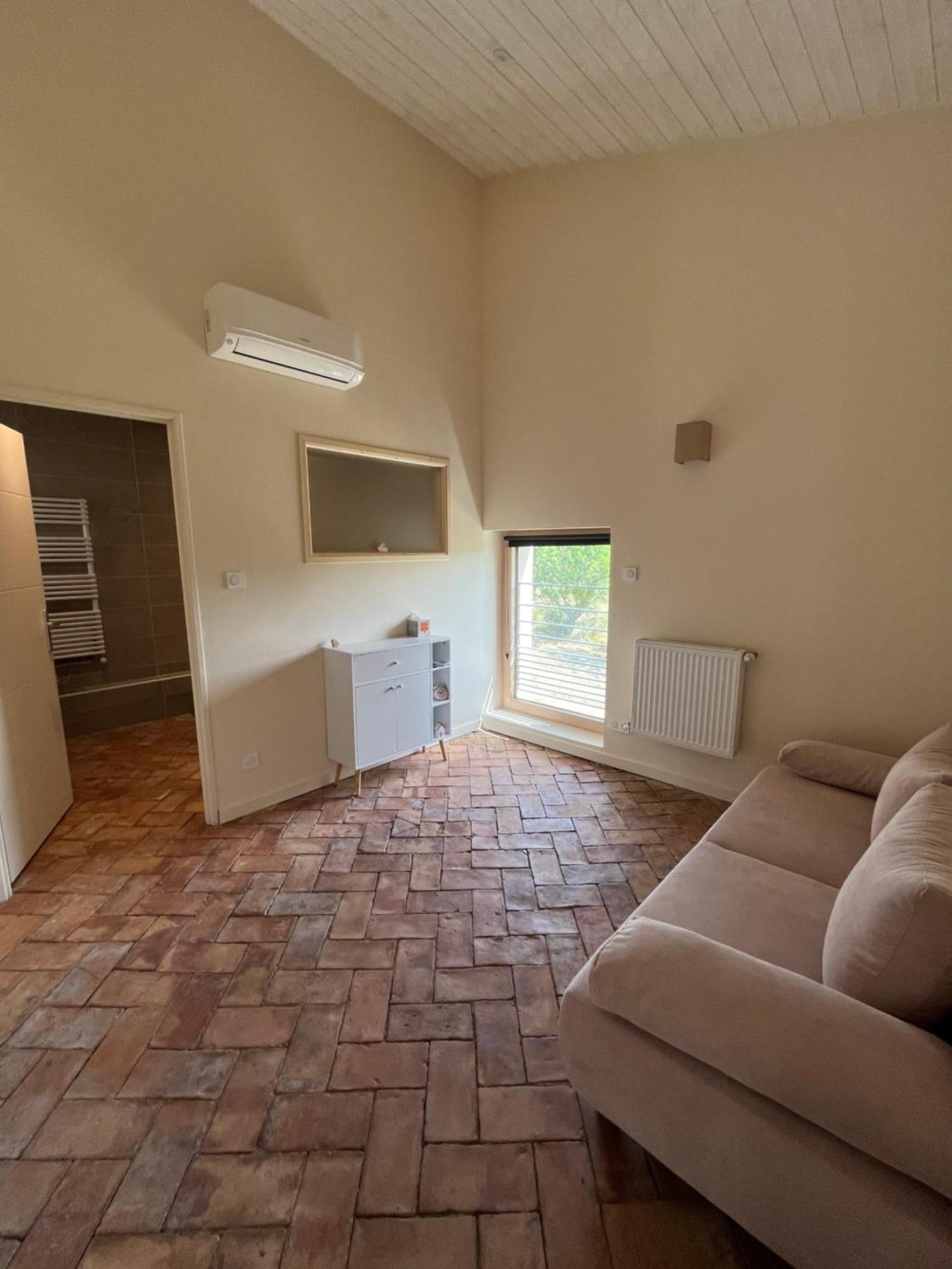 La Bergerie Des Amandiers Chambres Et Table D'Hotes Malataverne Екстериор снимка